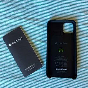 iphone 11 pro max mophie charging case